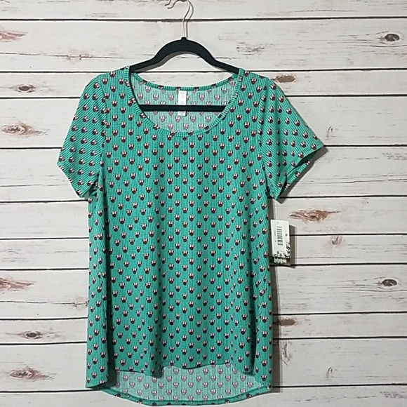 LuLaRoe Tops - LuLaRoe Classic T M!